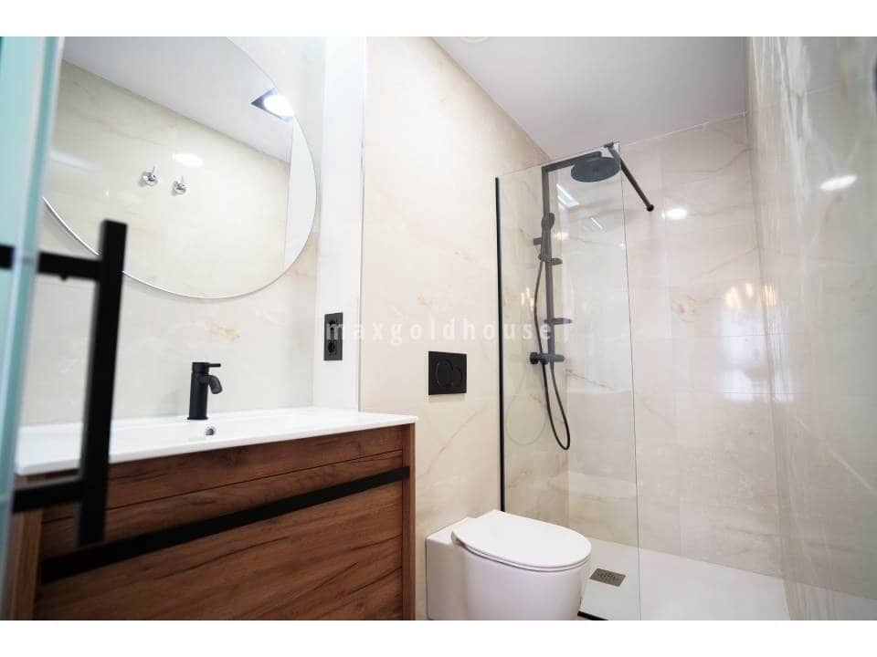 3 Zimmer Apartment zu verkaufen in Villamartin mit Pool - 363.500 € (Ref: 10014939)