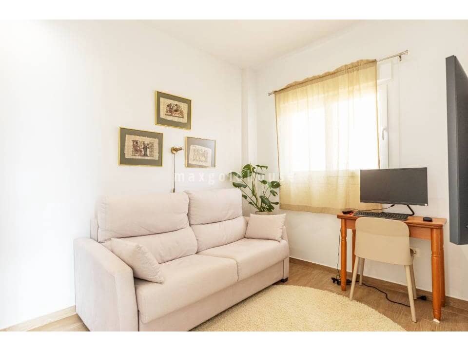 Apartamento de 2 habitaciones en Torrevieja en venta con piscina - 197.000 € (Ref: 10019936)