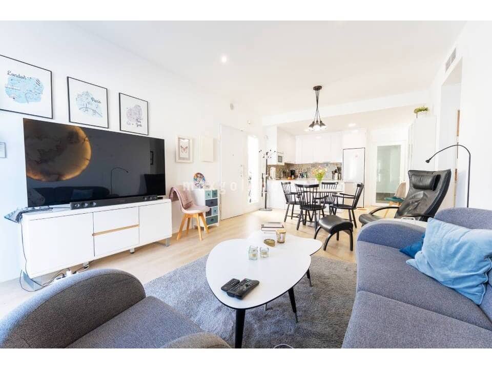Chalet de 3 habitaciones en San Pedro del Pinatar en venta con piscina - 425.000 € (Ref: 10019945)