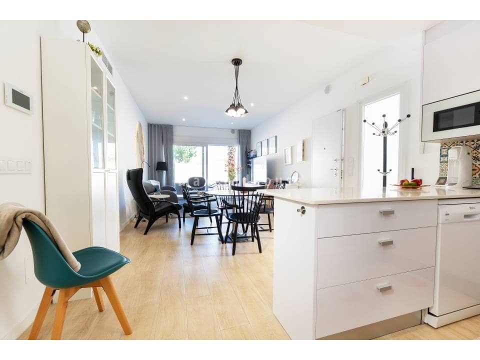 Chalet de 3 habitaciones en San Pedro del Pinatar en venta con piscina - 425.000 € (Ref: 10019945)
