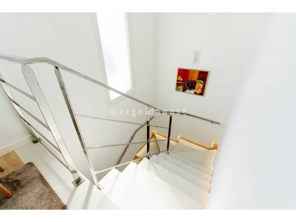 Chalet de 3 habitaciones en San Pedro del Pinatar en venta con piscina - 425.000 € (Ref: 10019945)