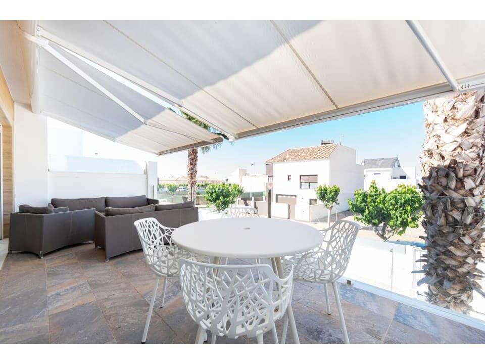 Chalet de 3 habitaciones en San Pedro del Pinatar en venta con piscina - 425.000 € (Ref: 10019945)