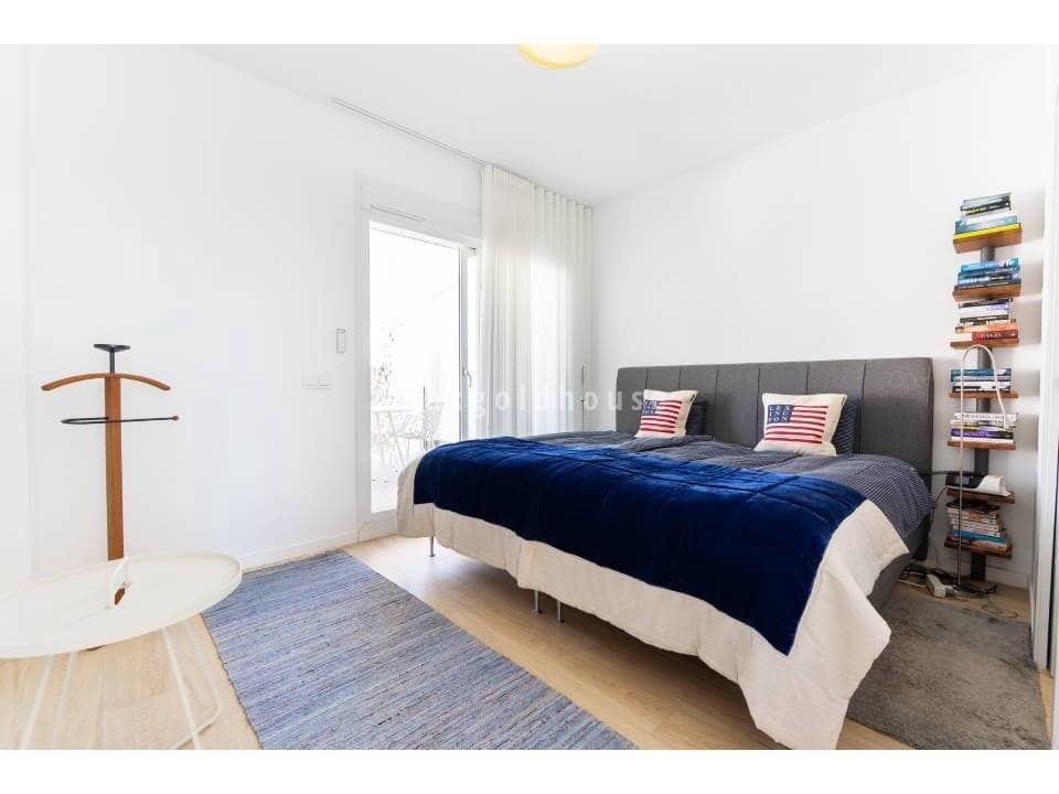 Chalet de 3 habitaciones en San Pedro del Pinatar en venta con piscina - 425.000 € (Ref: 10019945)