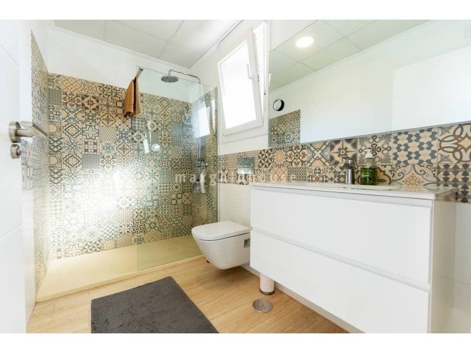 Chalet de 3 habitaciones en San Pedro del Pinatar en venta con piscina - 425.000 € (Ref: 10019945)