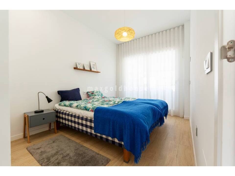 Chalet de 3 habitaciones en San Pedro del Pinatar en venta con piscina - 425.000 € (Ref: 10019945)