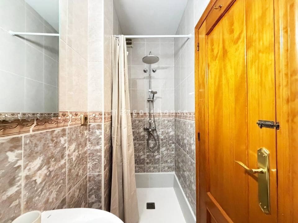 2 bedroom Semi-detached Villa for sale in Villamartin with pool - € 209,900 (Ref: 10019956)