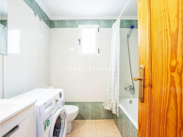 Apartamento de 2 habitaciones en Torrevieja en venta con piscina - 125.000 € (Ref: 10021821)