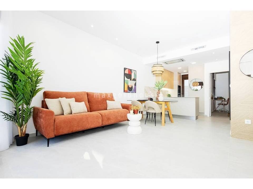 Pareado de 3 habitaciones en Los Montesinos en venta con piscina - 315.000 € (Ref: 10021832)