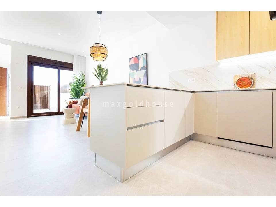 Pareado de 3 habitaciones en Los Montesinos en venta con piscina - 315.000 € (Ref: 10021832)