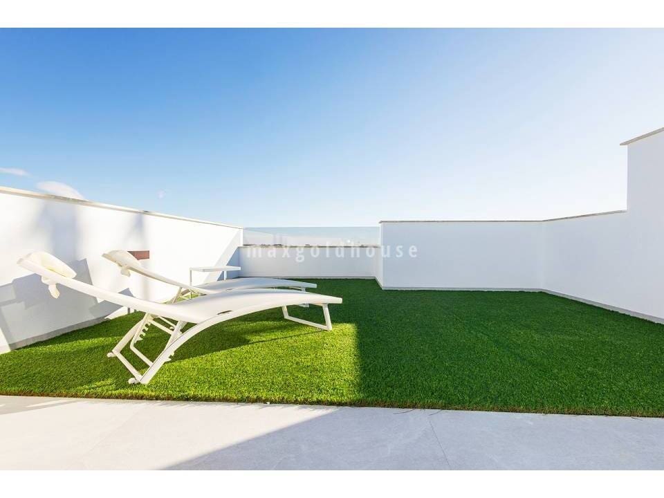 Pareado de 3 habitaciones en Los Montesinos en venta con piscina - 315.000 € (Ref: 10021832)