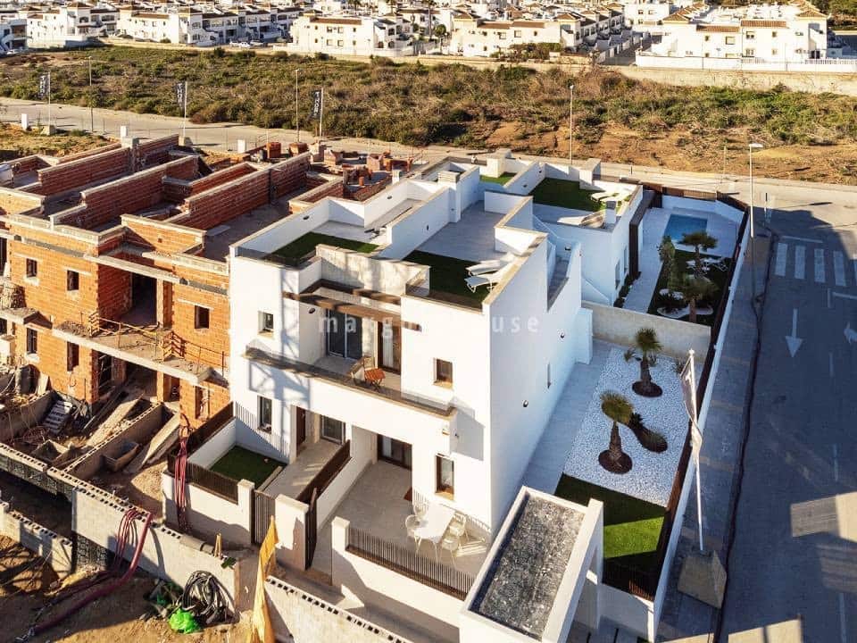 Pareado de 3 habitaciones en Los Montesinos en venta con piscina - 315.000 € (Ref: 10021832)