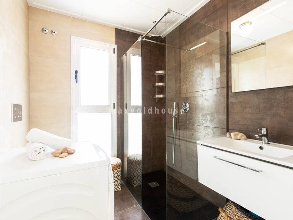 5 soverom Hus til salgs i Aguas Nuevas med svømmebasseng - € 480 000 (Ref: 10026004)