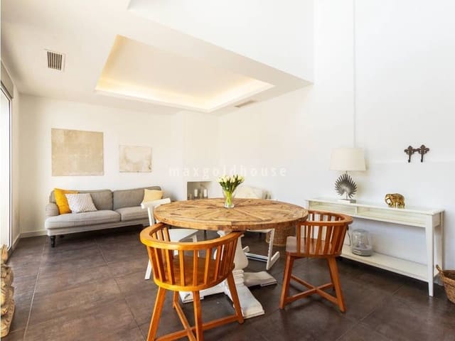 Casa de 5 habitaciones en Aguas Nuevas, Torrevieja en venta con piscina - 480.000 € (Ref: 10026004)