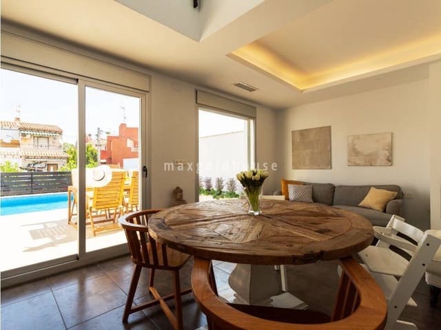 Casa de 5 habitaciones en Aguas Nuevas, Torrevieja en venta con piscina - 480.000 € (Ref: 10026004)