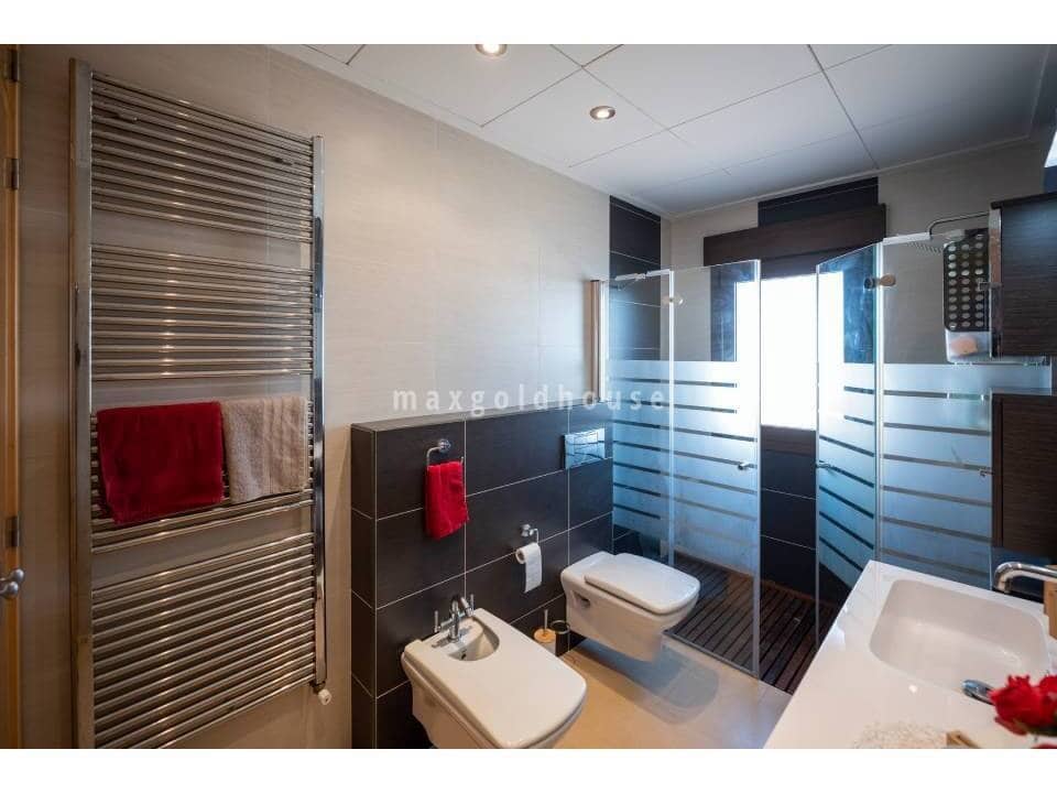 4 sypialnia Willa na sprzedaż w Avileses z basenem - 1 350 000 € (Ref: 10029885)