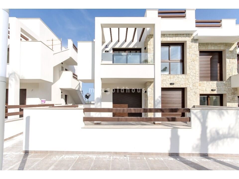 2 bedroom Apartment for sale in Los Balcones with pool - € 300,000 (Ref: 10034752)