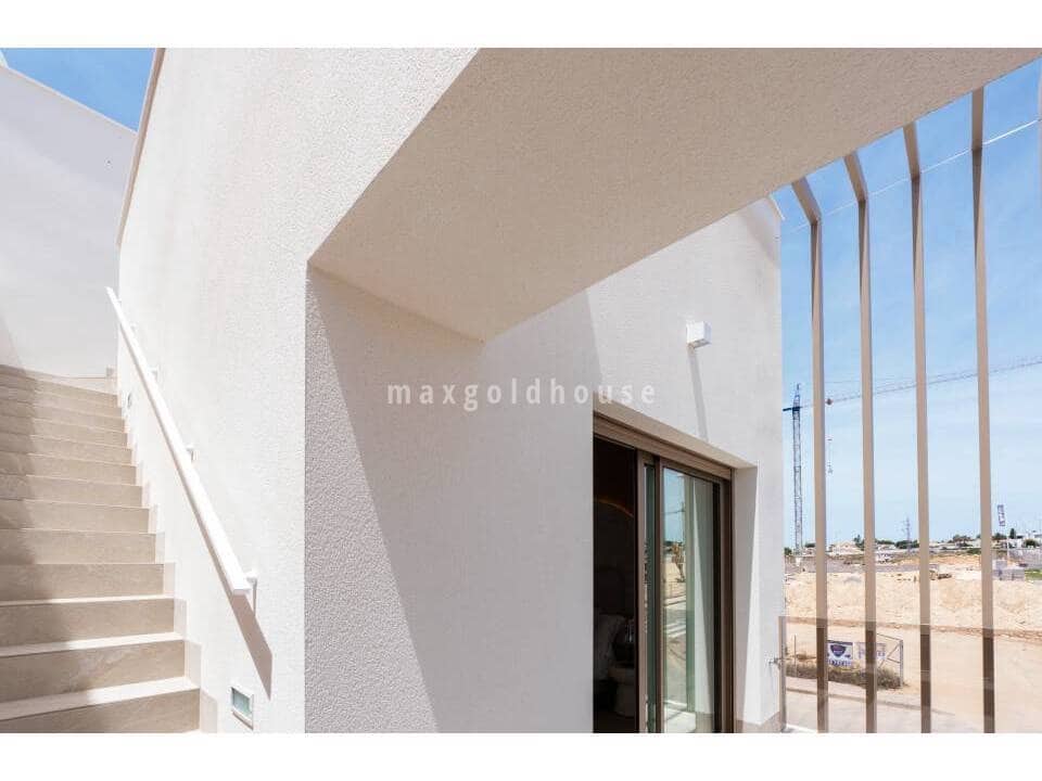 3 Zimmer Doppelhaus zu verkaufen in Los Alcazares mit Pool - 469.000 € (Ref: 10040205)