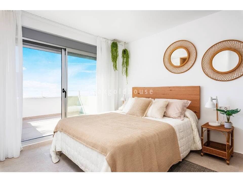 Chalet de 3 habitaciones en Los Alcázares en venta con piscina - 399.900 € (Ref: 10044358)