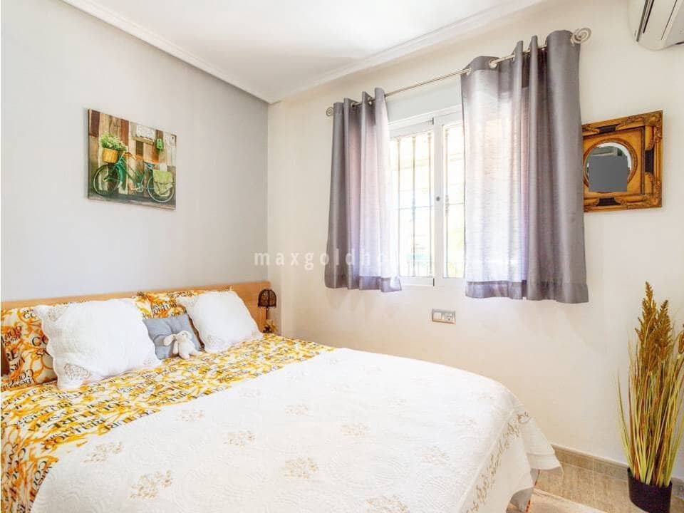 2 sovrum Lägenhet till salu i Villamartin med pool - 199 000 € (Ref: 10060685)