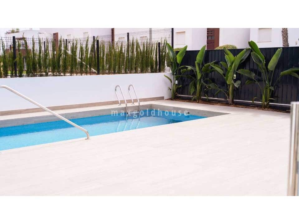 4 Zimmer Villa zu verkaufen in Orihuela Costa mit Pool - 699.900 € (Ref: 10076733)