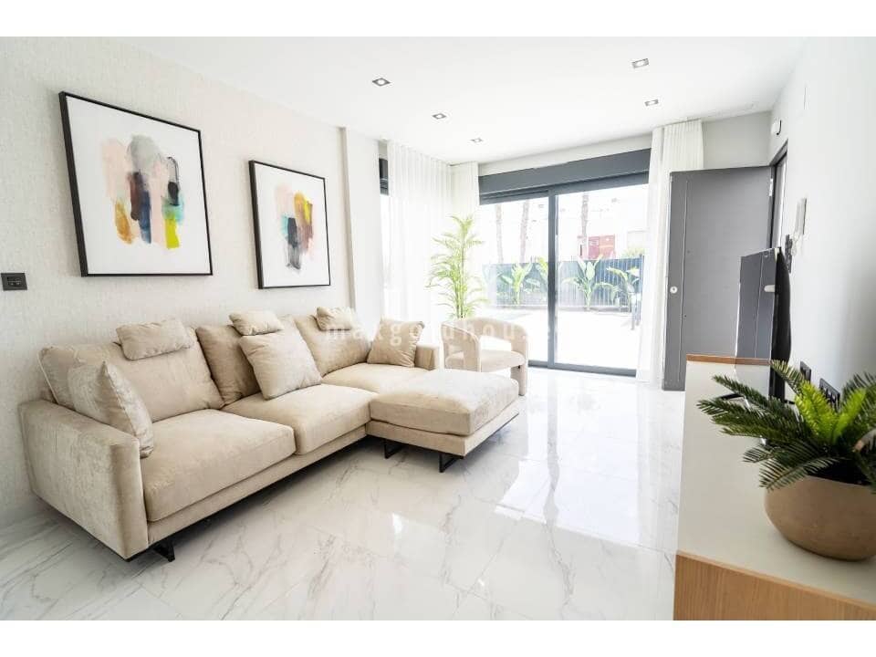 4 Zimmer Villa zu verkaufen in Orihuela Costa mit Pool - 699.900 € (Ref: 10076733)