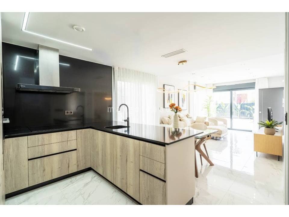 4 Zimmer Villa zu verkaufen in Orihuela Costa mit Pool - 699.900 € (Ref: 10076733)