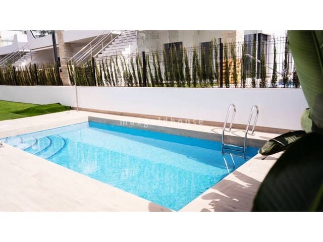 4 Zimmer Villa zu verkaufen in Punta Prima, Orihuela mit Pool - 699.900 € (Ref: 10076733)