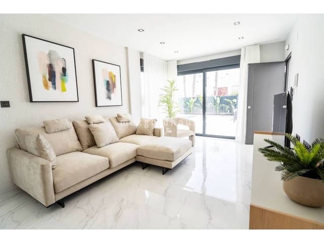 4 Zimmer Villa zu verkaufen in Punta Prima, Orihuela mit Pool - 699.900 € (Ref: 10076733)