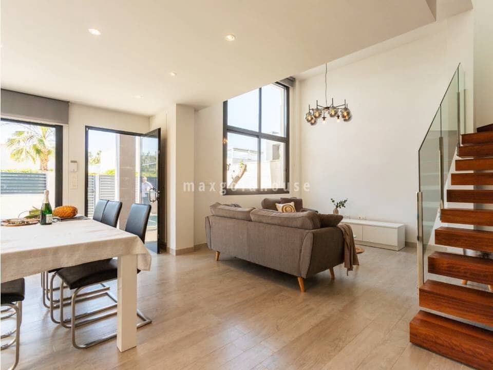 3 soverom Villa til salgs i Dona Pepa med svømmebasseng garasje - € 389 000 (Ref: 10081597)
