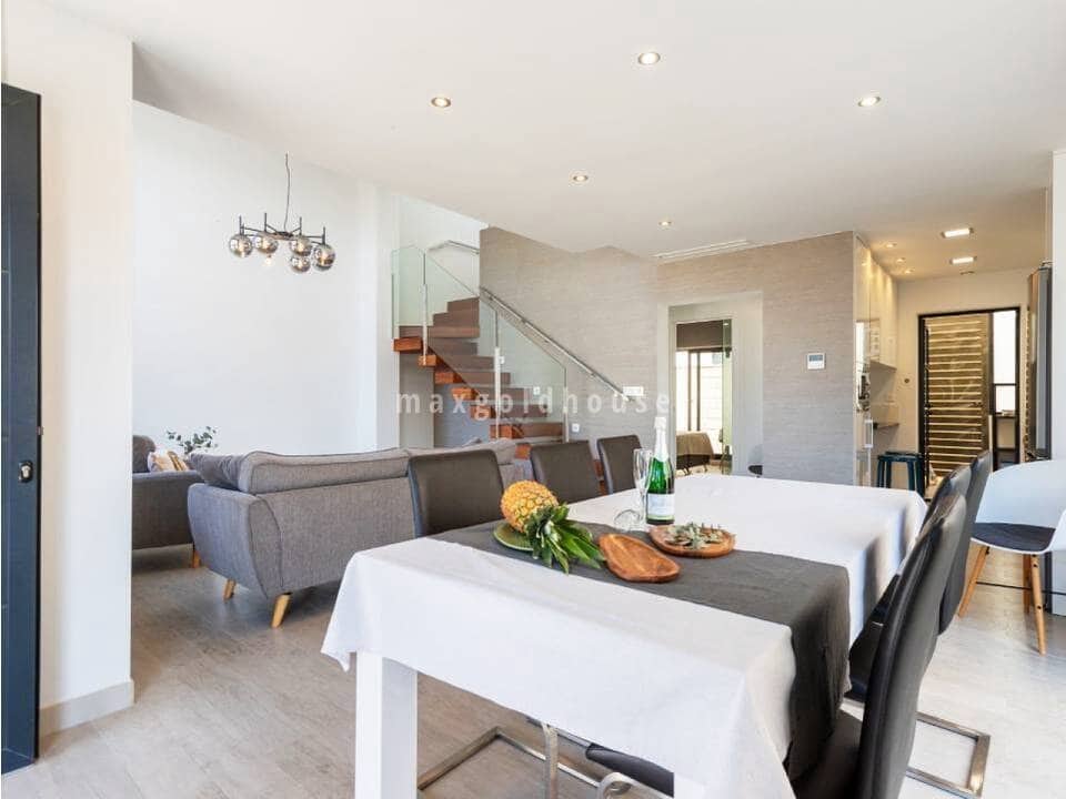 3 soverom Villa til salgs i Dona Pepa med svømmebasseng garasje - € 389 000 (Ref: 10081597)