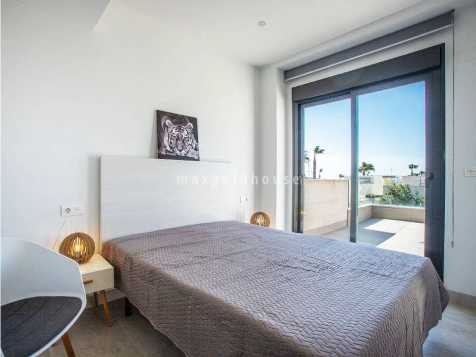 3 soverom Villa til salgs i Dona Pepa med svømmebasseng garasje - € 389 000 (Ref: 10081597)