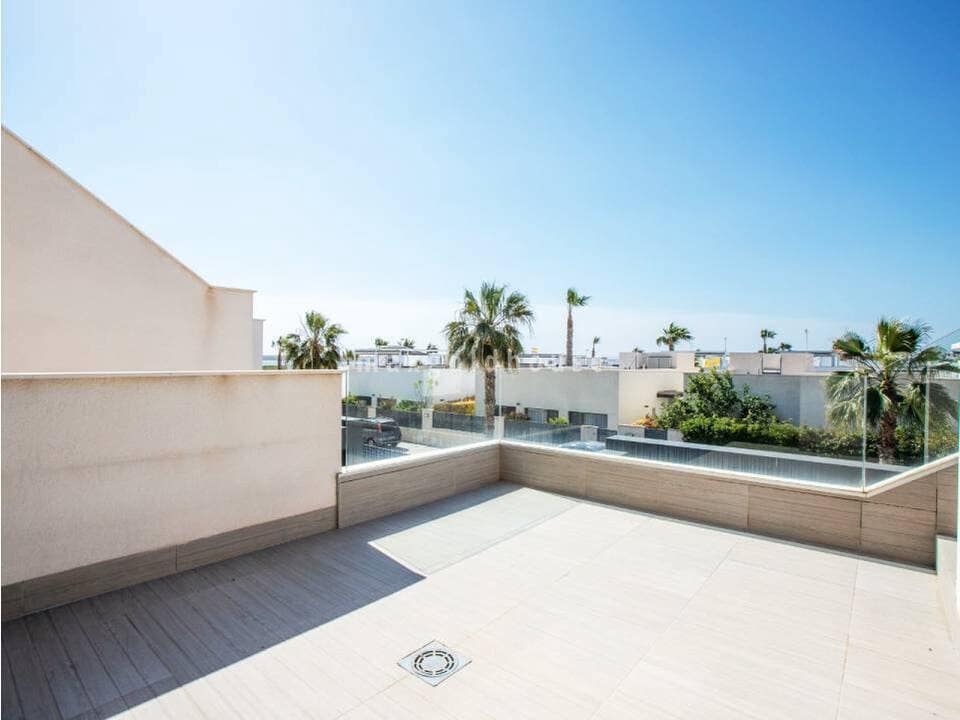 3 soverom Villa til salgs i Dona Pepa med svømmebasseng garasje - € 389 000 (Ref: 10081597)
