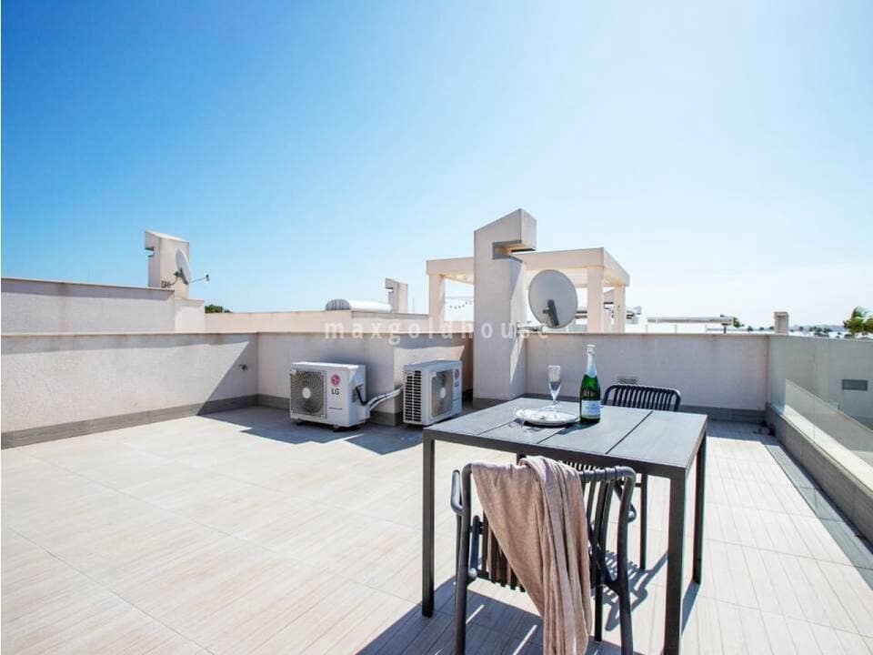 3 soverom Villa til salgs i Dona Pepa med svømmebasseng garasje - € 389 000 (Ref: 10081597)
