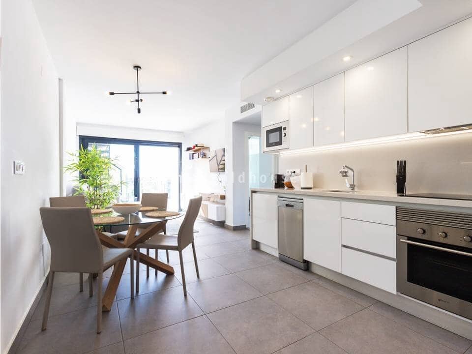2 slaapkamer Appartement te koop in Villamartin met zwembad - € 298.000 (Ref: 10082026)