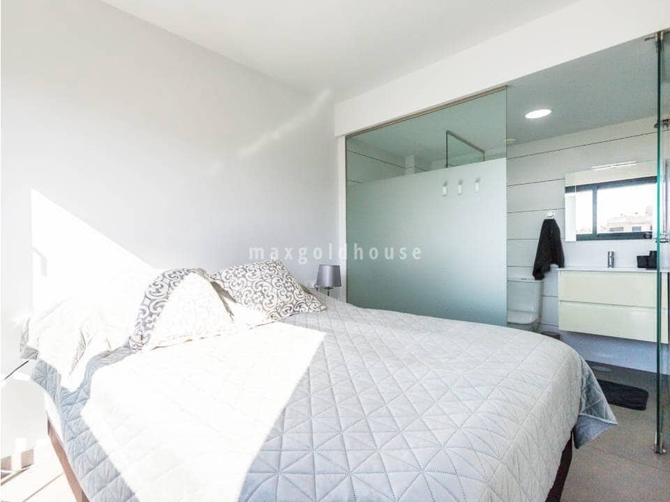 2 slaapkamer Appartement te koop in Villamartin met zwembad - € 298.000 (Ref: 10082026)
