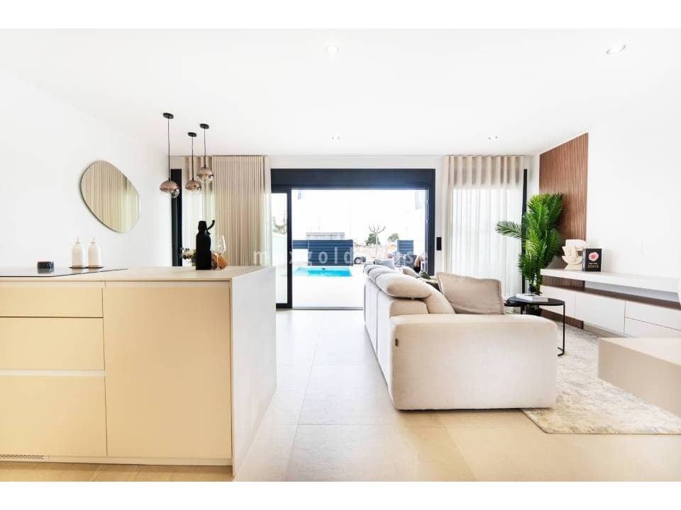 3 sypialnia Willa na sprzedaż w San Pedro del Pinatar z basenem garażem - 455 000 € (Ref: 10097371)