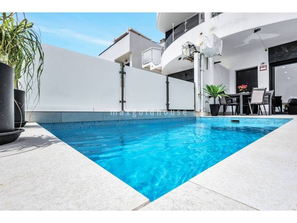 2 bedroom Apartment for sale in Los Alcazares with pool garage - € 278,500 (Ref: 10100557)