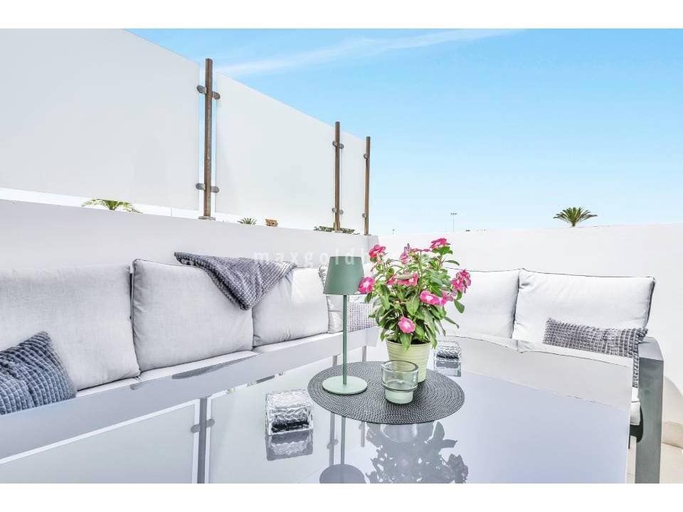 2 bedroom Apartment for sale in Los Alcazares with pool garage - € 278,500 (Ref: 10100557)