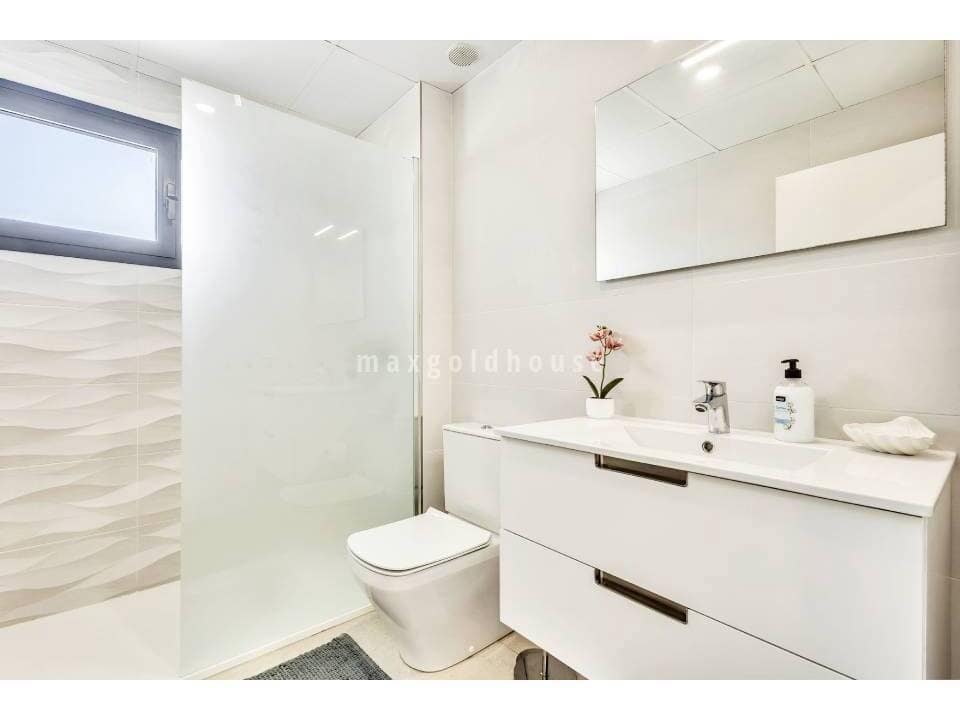 2 bedroom Apartment for sale in Los Alcazares with pool garage - € 278,500 (Ref: 10100557)