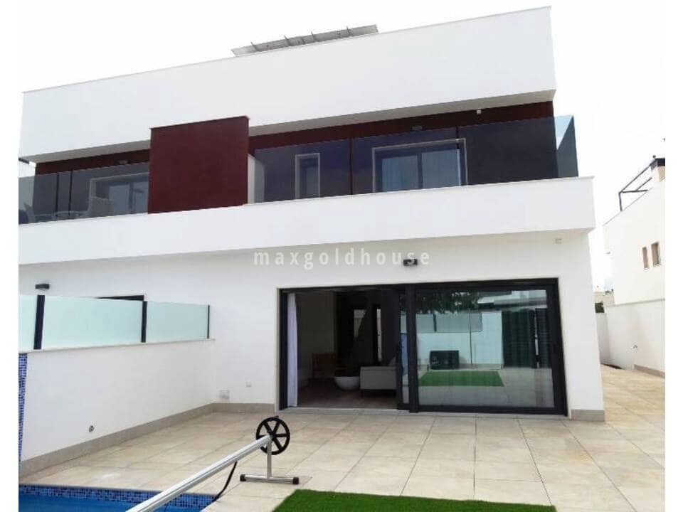 3 slaapkamer Villa te koop in Pilar de la Horadada met zwembad garage - € 425.000 (Ref: 10111222)