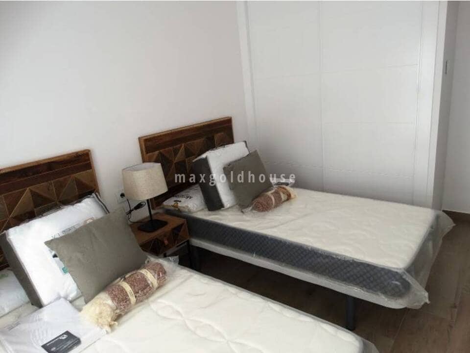 3 slaapkamer Villa te koop in Pilar de la Horadada met zwembad garage - € 425.000 (Ref: 10111222)