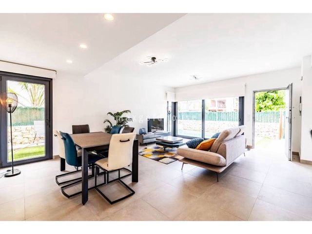 3 quarto Moradia para venda em Torre de la Horadada, Pilar de la Horadada com piscina garagem - 598 000 € (Ref: 10116032)
