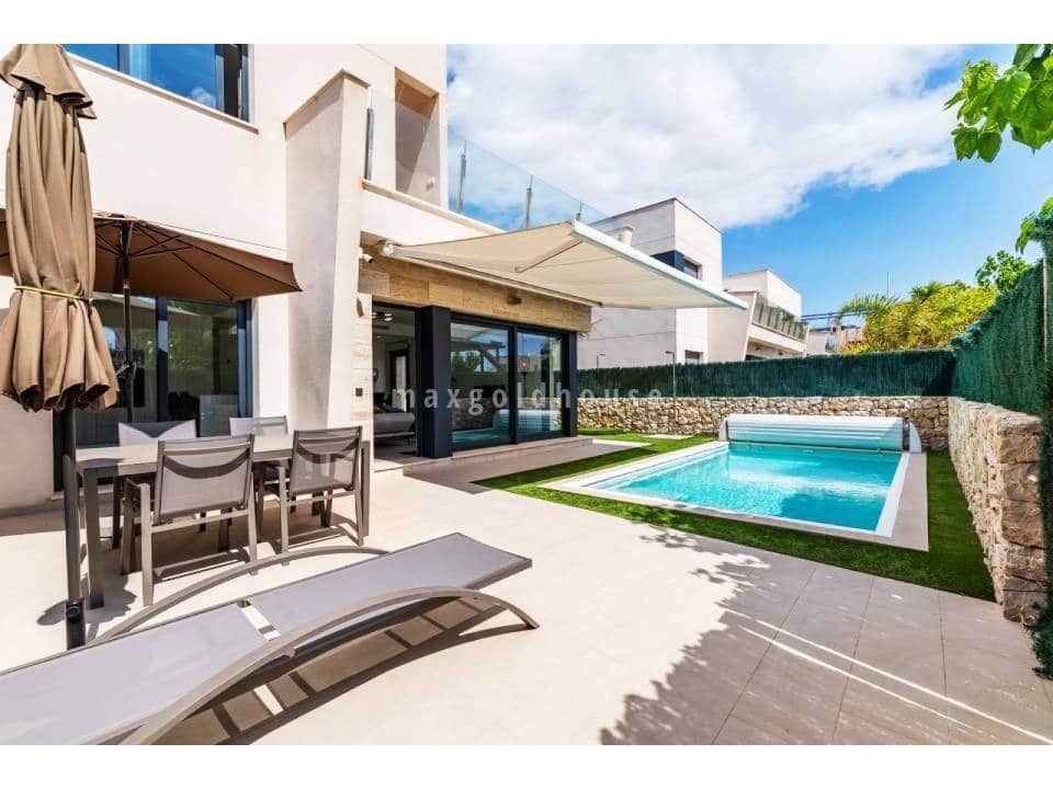 3 quarto Moradia para venda em Torre de la Horadada com piscina garagem - 598 000 € (Ref: 10116032)