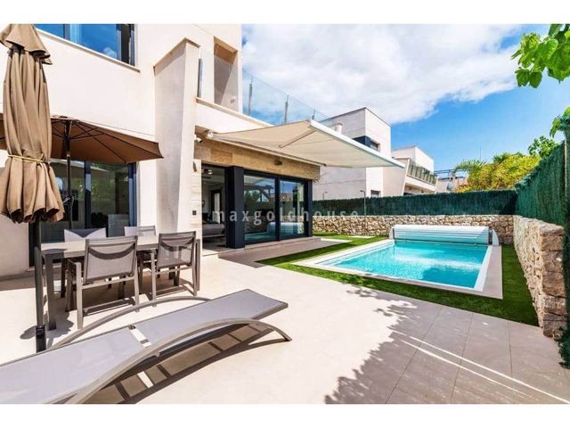 3 quarto Moradia para venda em Torre de la Horadada, Pilar de la Horadada com piscina garagem - 598 000 € (Ref: 10116032)