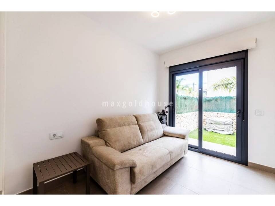 3 slaapkamer Villa te koop in Torre de la Horadada met zwembad garage - € 598.000 (Ref: 10170266)