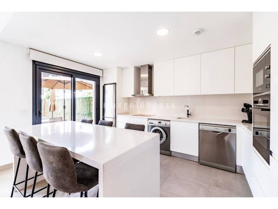 3 slaapkamer Villa te koop in Torre de la Horadada met zwembad garage - € 598.000 (Ref: 10170266)