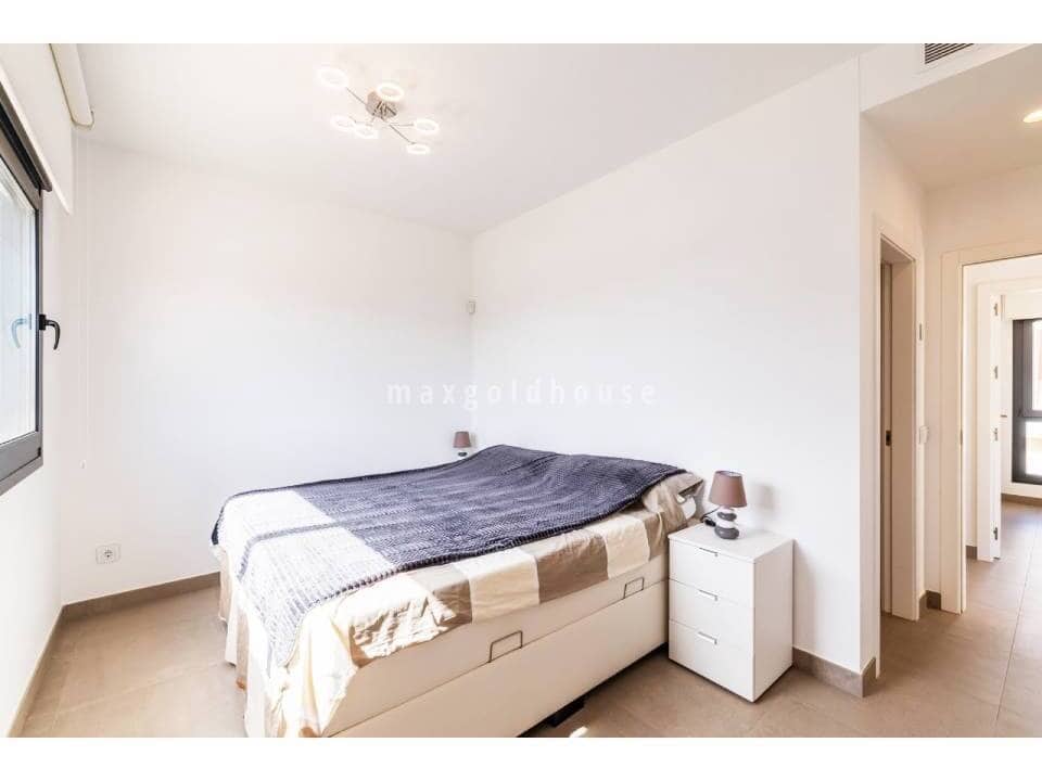 3 slaapkamer Villa te koop in Torre de la Horadada met zwembad garage - € 598.000 (Ref: 10170266)