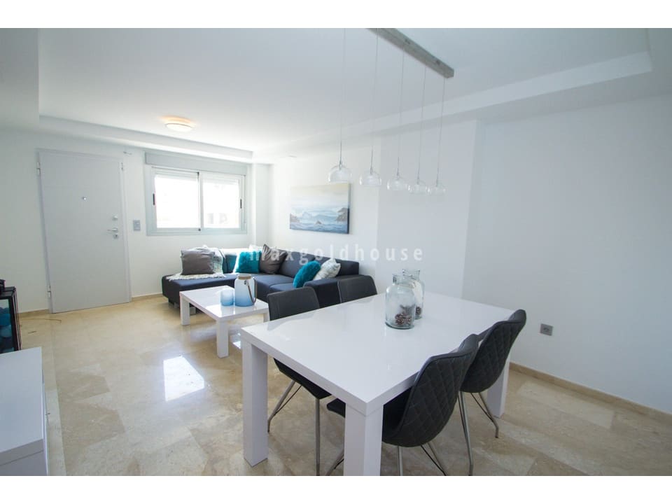 2 bedroom Apartment for sale in Villamartin with pool - € 255,000 (Ref: 7248339)