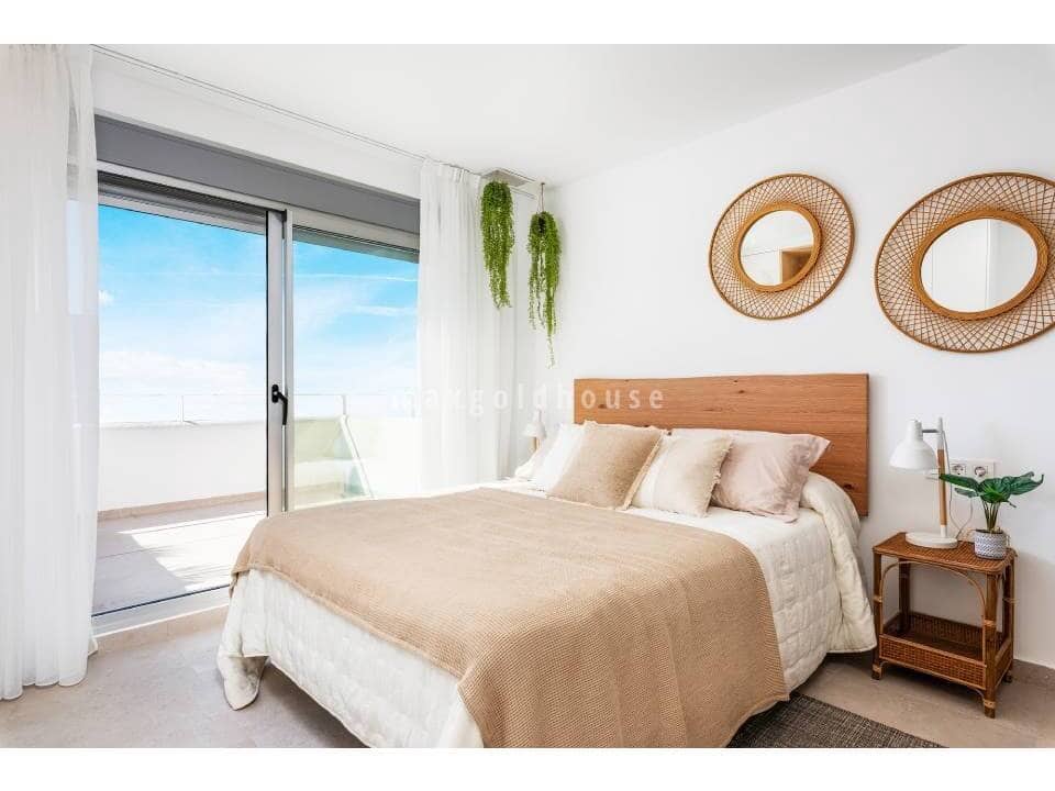 Chalet de 3 habitaciones en Los Alcázares en venta con piscina - 399.900 € (Ref: 8183429)