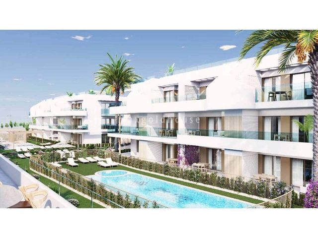 Apartamento de 2 habitaciones en Pilar de la Horadada en venta con piscina garaje - 249.000 € (Ref: 8577963)